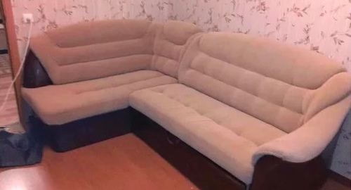 Перетяжка углового дивана. Каховская