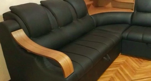 Перетяжка кожаного дивана. Каховская